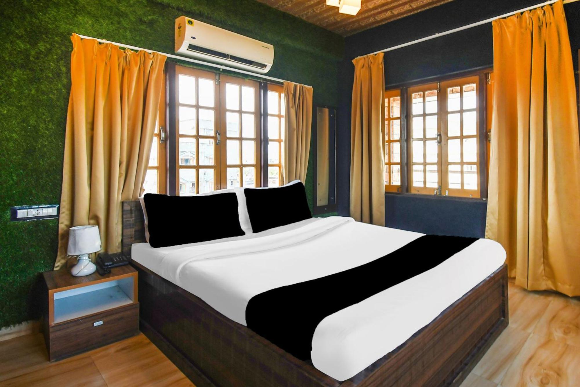 Super Hotel O Champasari Siliguri Formerly Four Fox Suits Panchanai المظهر الخارجي الصورة