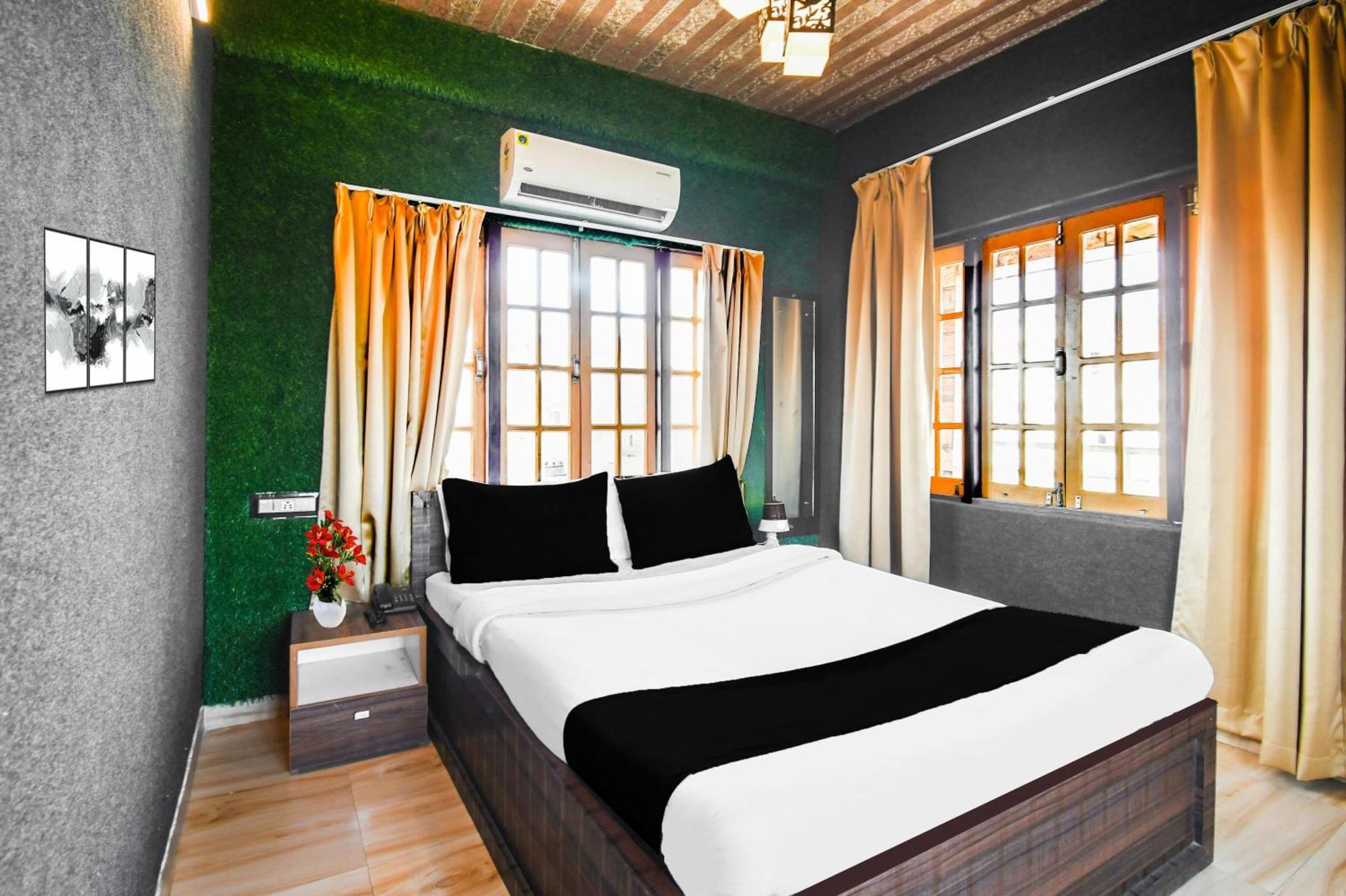 Super Hotel O Champasari Siliguri Formerly Four Fox Suits Panchanai المظهر الخارجي الصورة