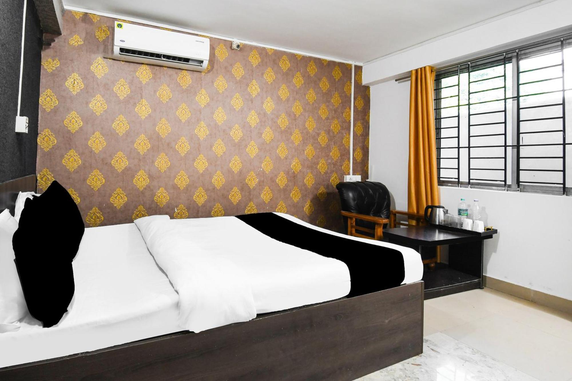 Super Hotel O Champasari Siliguri Formerly Four Fox Suits Panchanai المظهر الخارجي الصورة