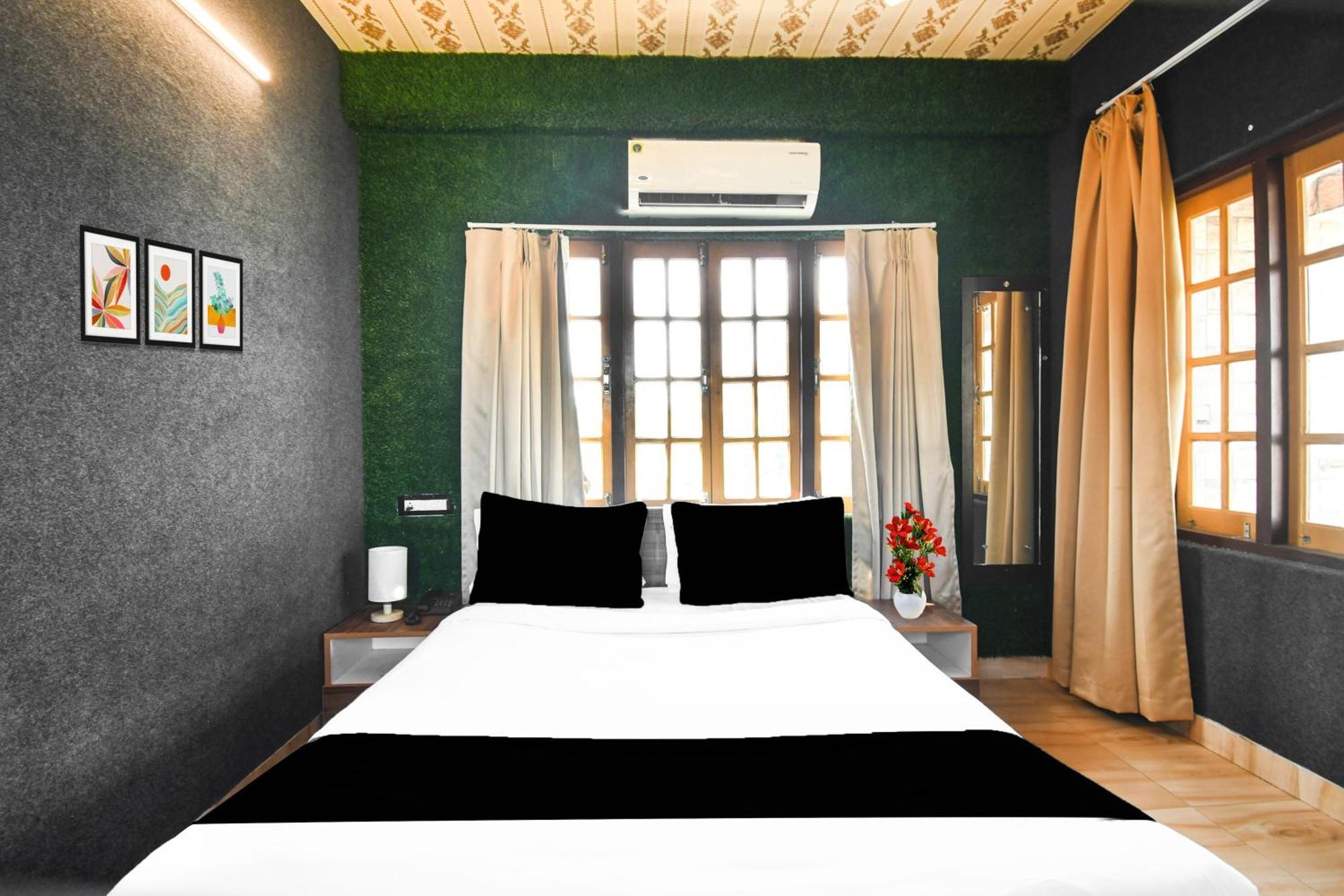 Super Hotel O Champasari Siliguri Formerly Four Fox Suits Panchanai المظهر الخارجي الصورة